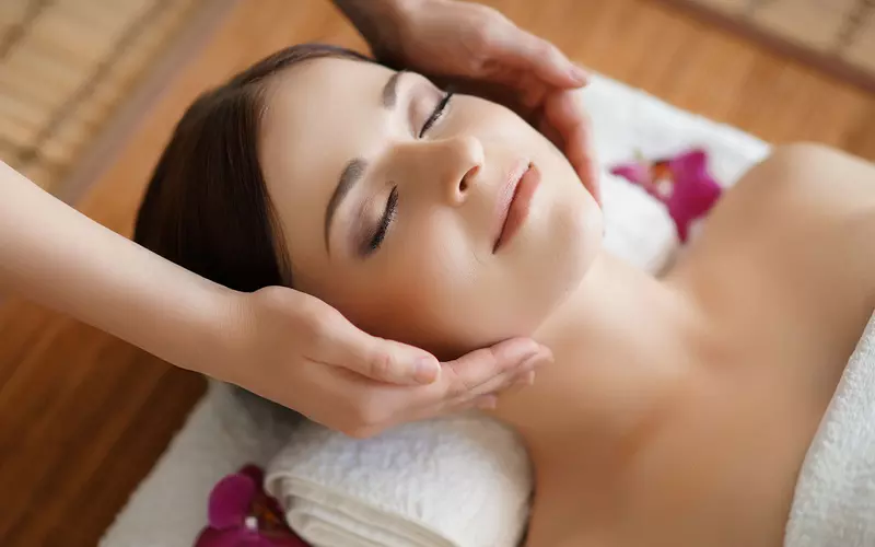 mukabhyanga-massaggio-viso